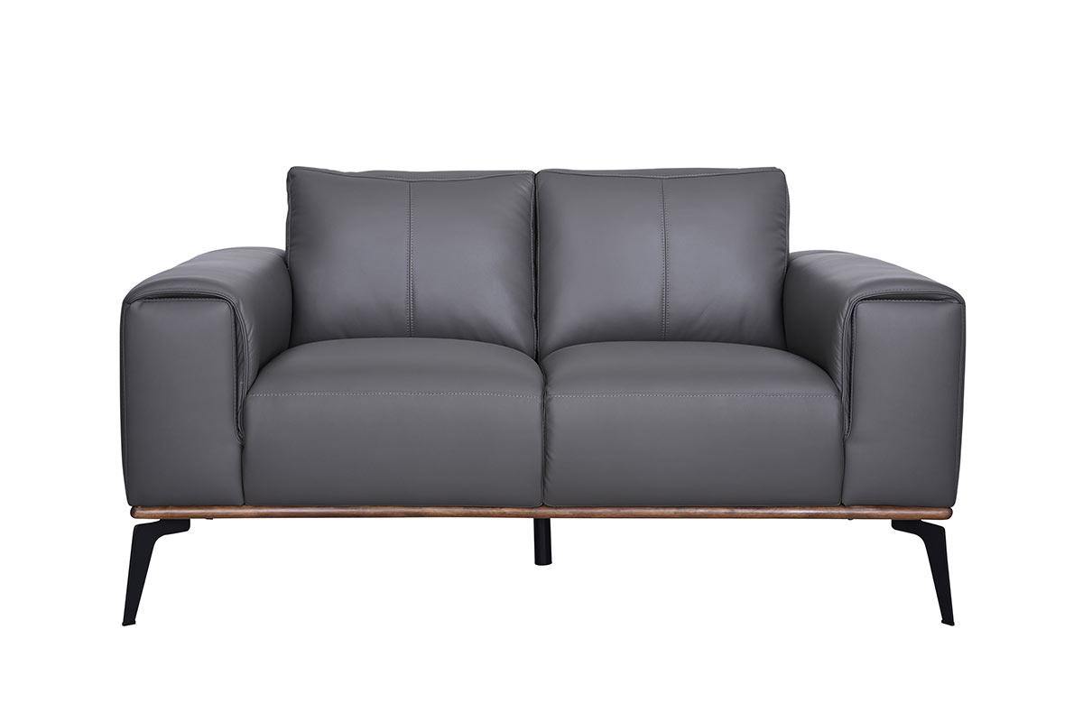 Moet Loveseat